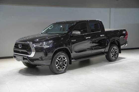 TOYOTA HILUX 2.8 D-4D TURBO DIESEL CD SRX 4X4 AUTOMÁTICO TOYOTA HILUX 2.8 D-4D TURBO DIESEL CD SRX 4X4 AUTOMÁTICO